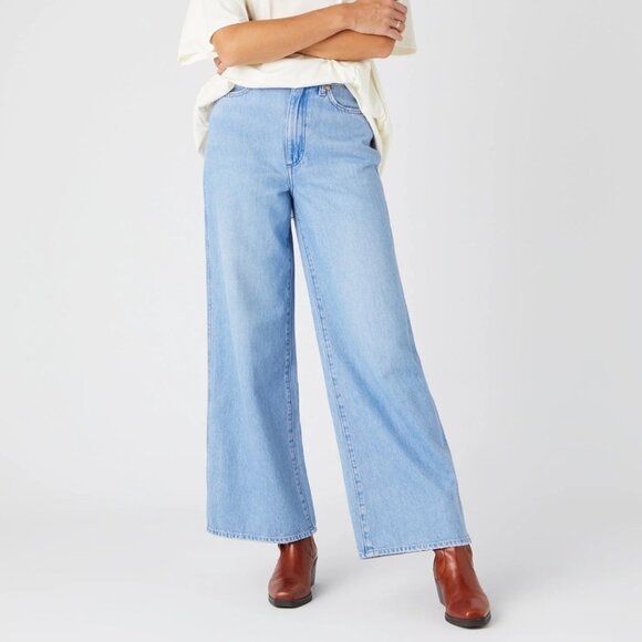 NWT Wrangler Worldwide 611 Wide Leg Crop Jeans Plus Size 33 - Picture 1 of 14